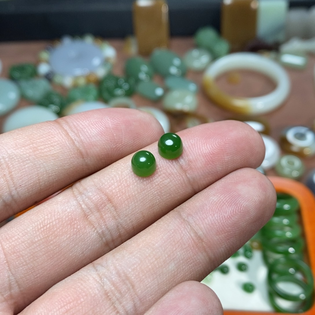 和田玉吊坠(不含链)未镶嵌?****人