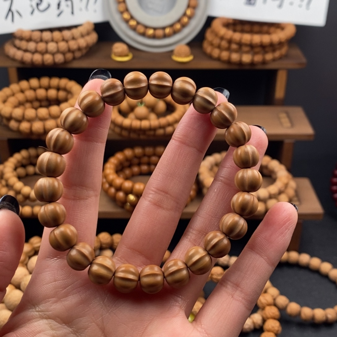 迎***上猴头核桃吊坠走色泛油小鲨鱼