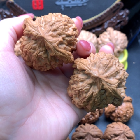 文玩核桃吊坠龙鼎