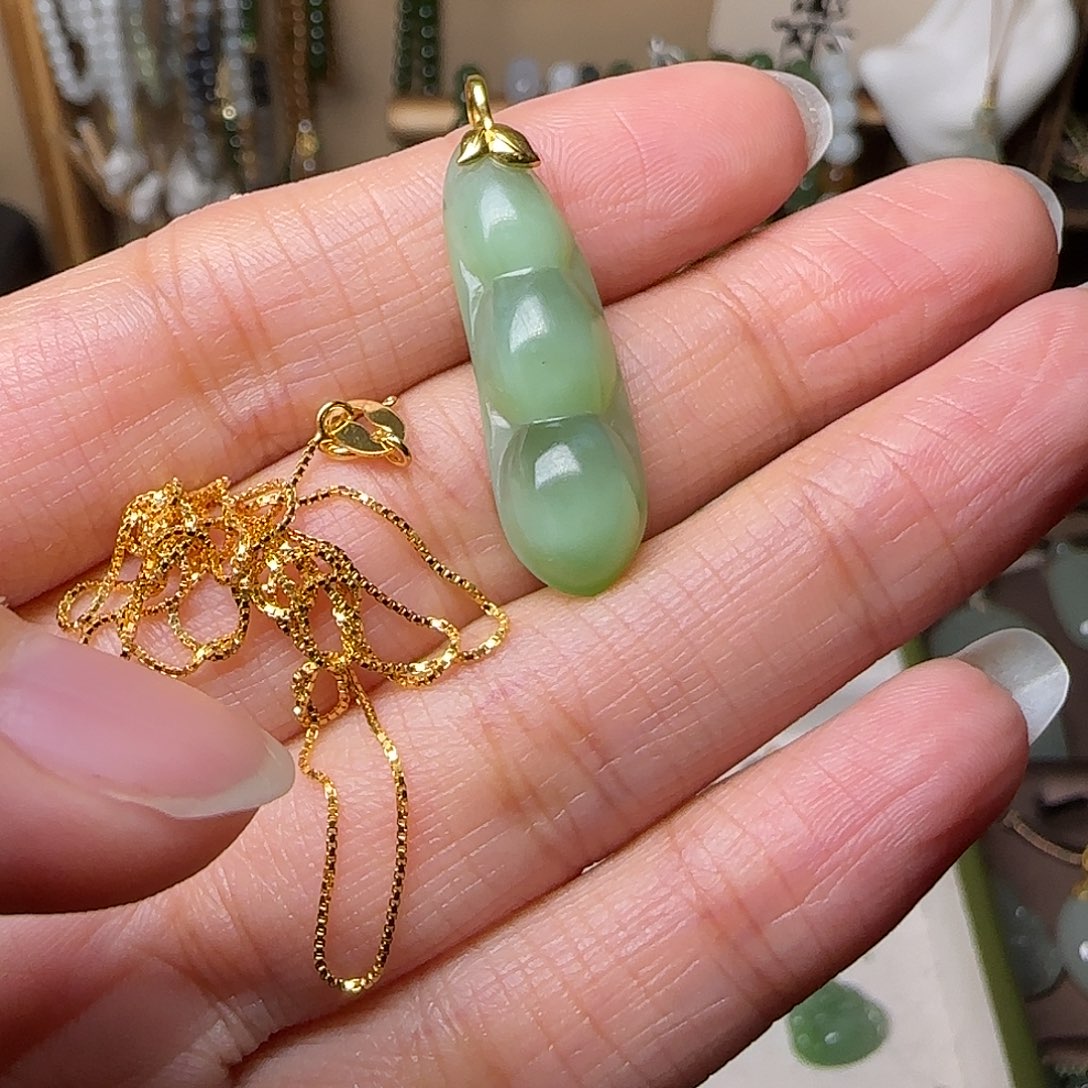 和田玉颈饰未镶嵌外****阳