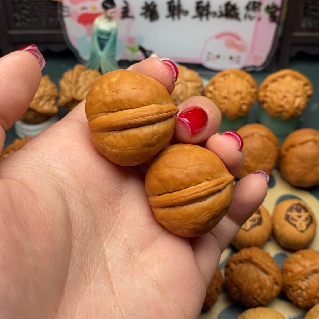 文玩核桃把件海豚