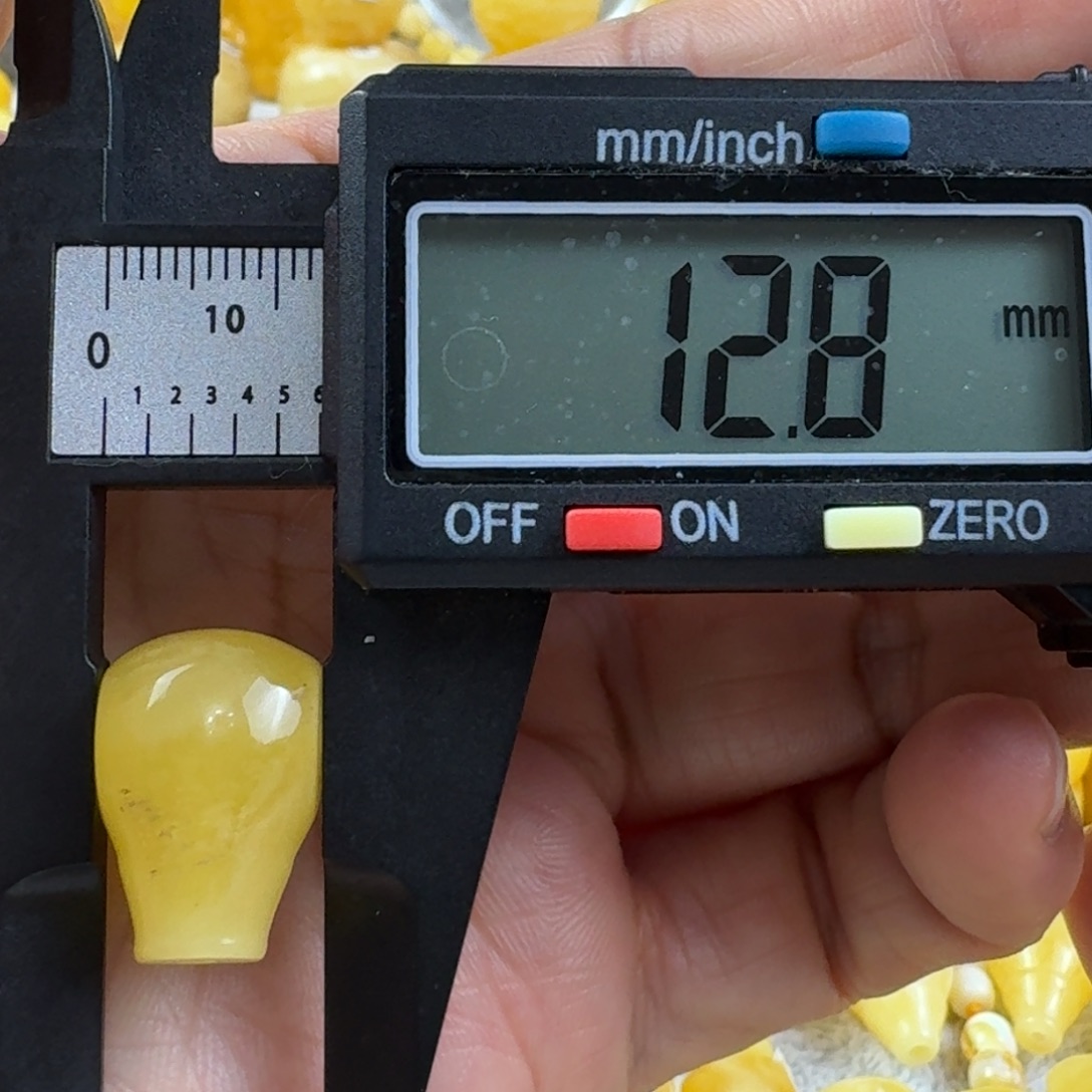 蜜蜡未镶嵌裸石45杂