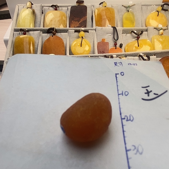 琥珀未镶嵌珠宝奇石