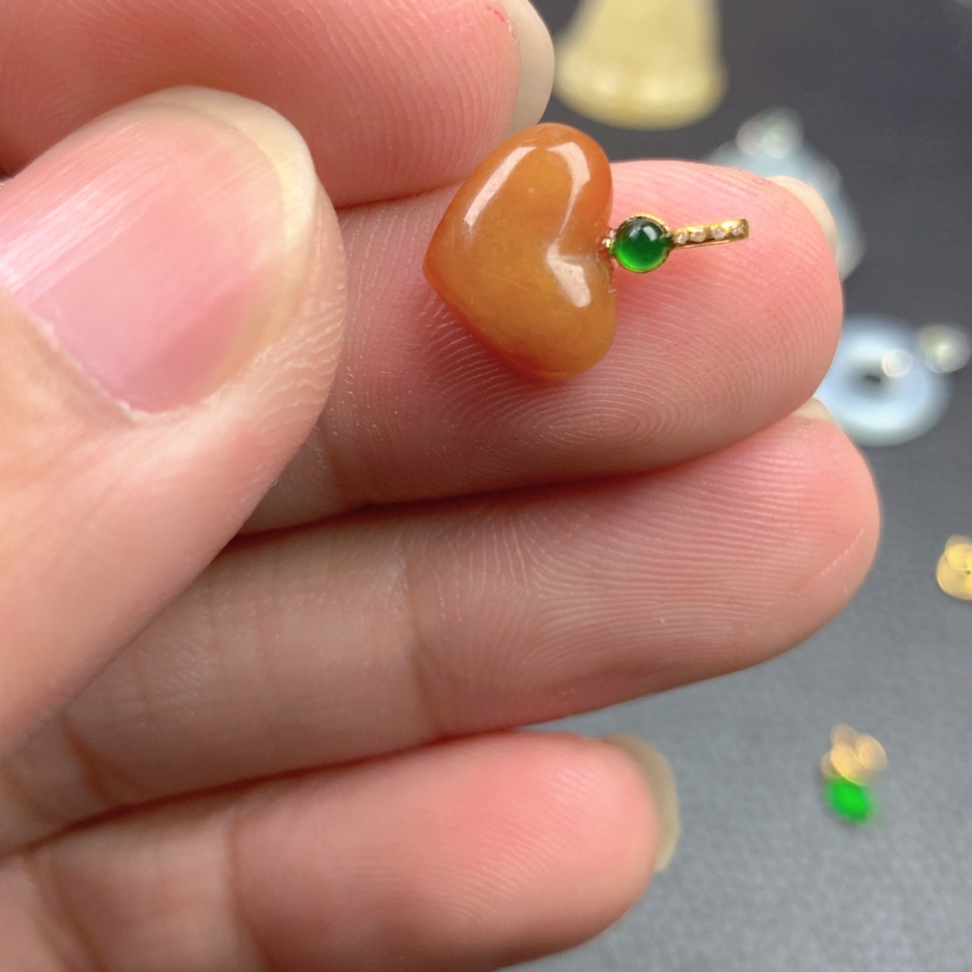 【闪购商品】颈饰18K金镶嵌翡翠翡翠