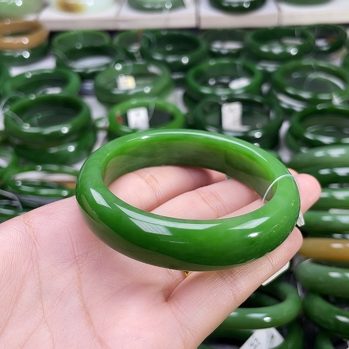 和田玉（碧玉）手镯未镶嵌