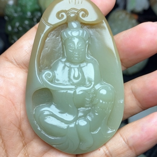 颈饰未镶嵌和田玉