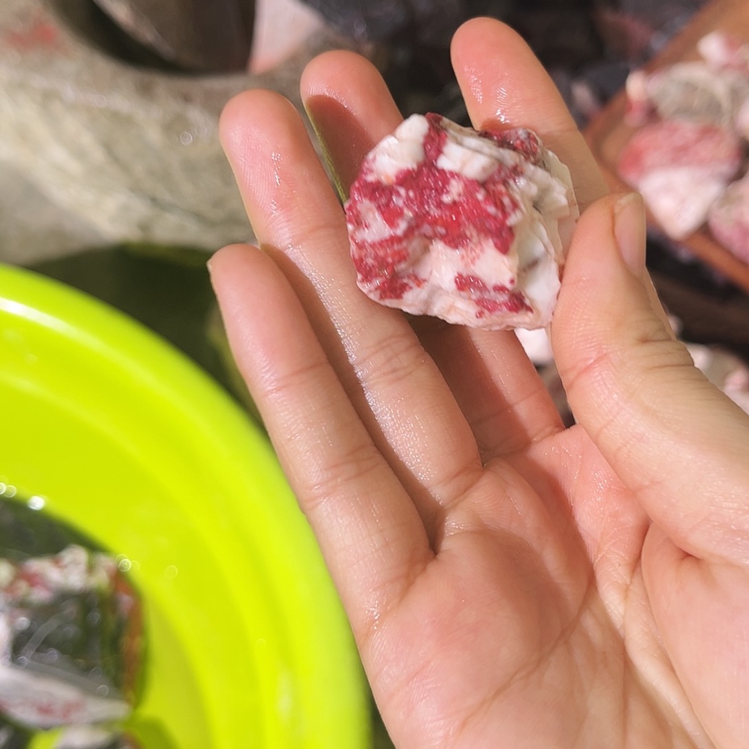 无非金属朱砂毛料