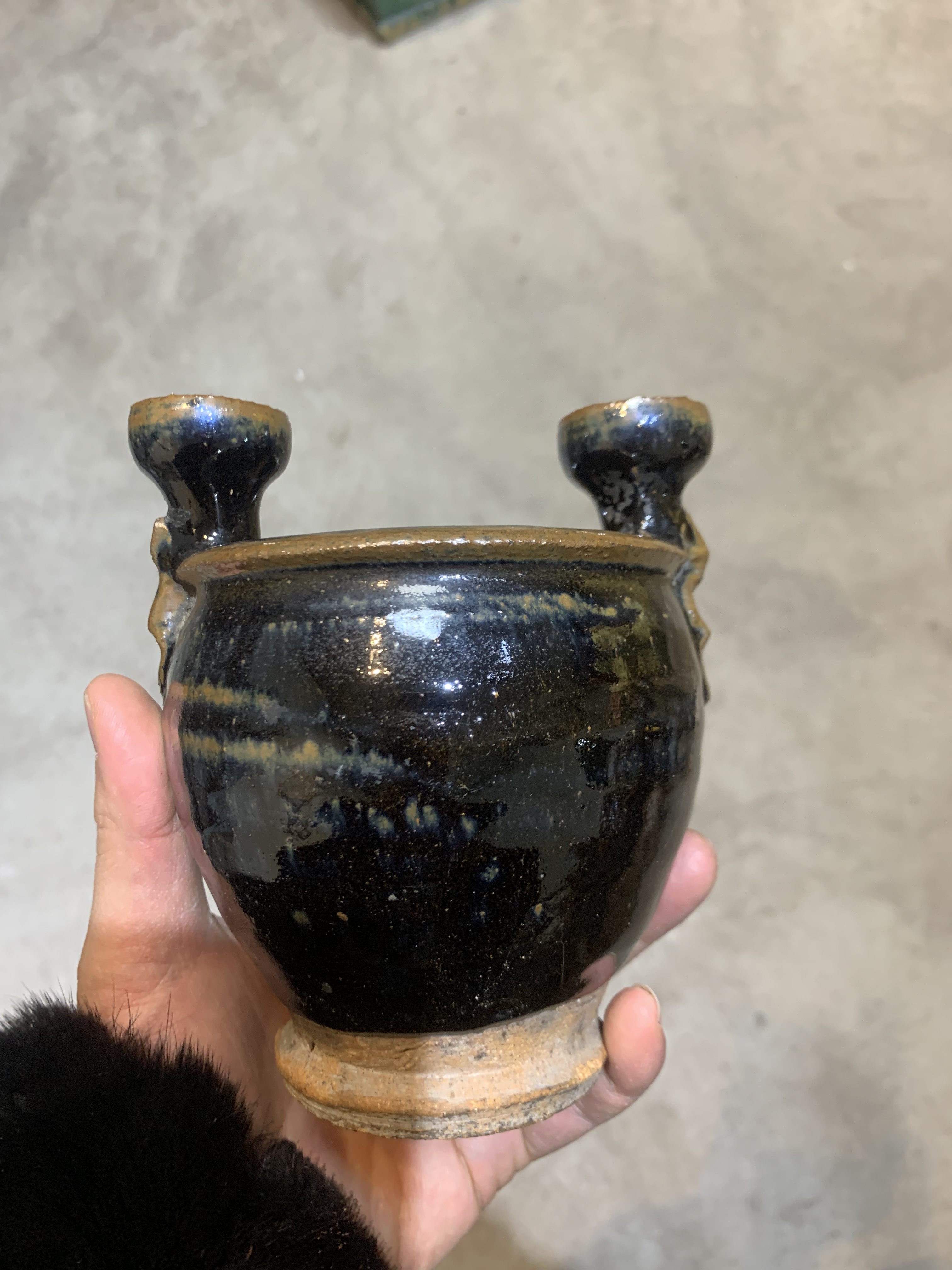 磁州窑，耳朵很小飞皮，其它完完整整