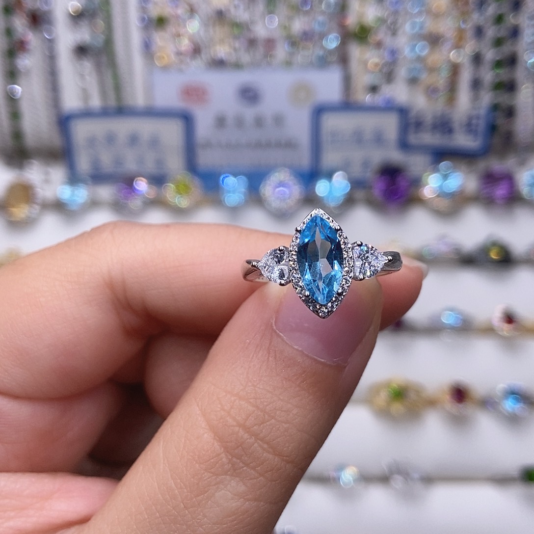 银S925镶嵌托帕石戒指