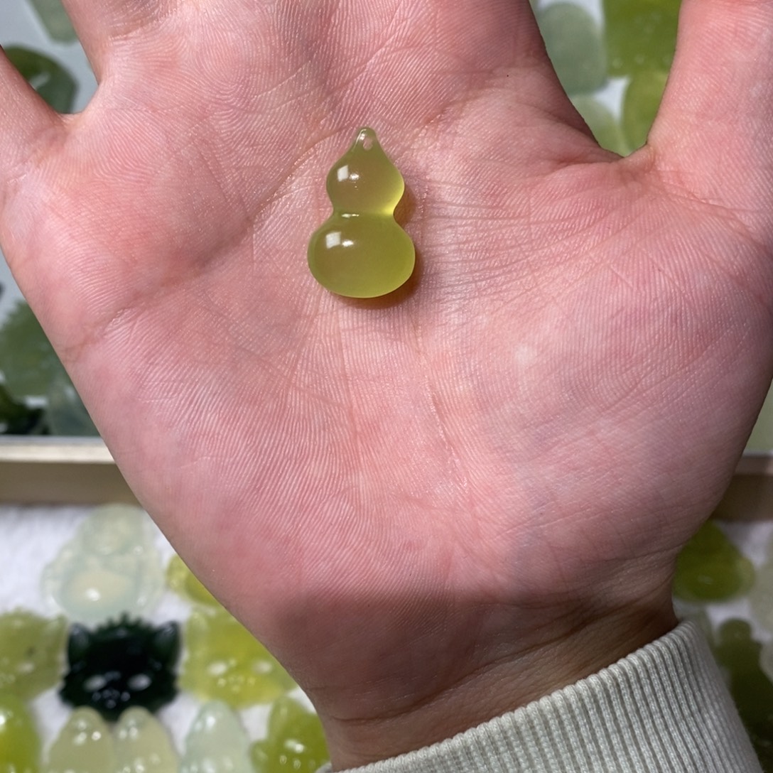 岫玉未镶嵌吊坠(不含链)