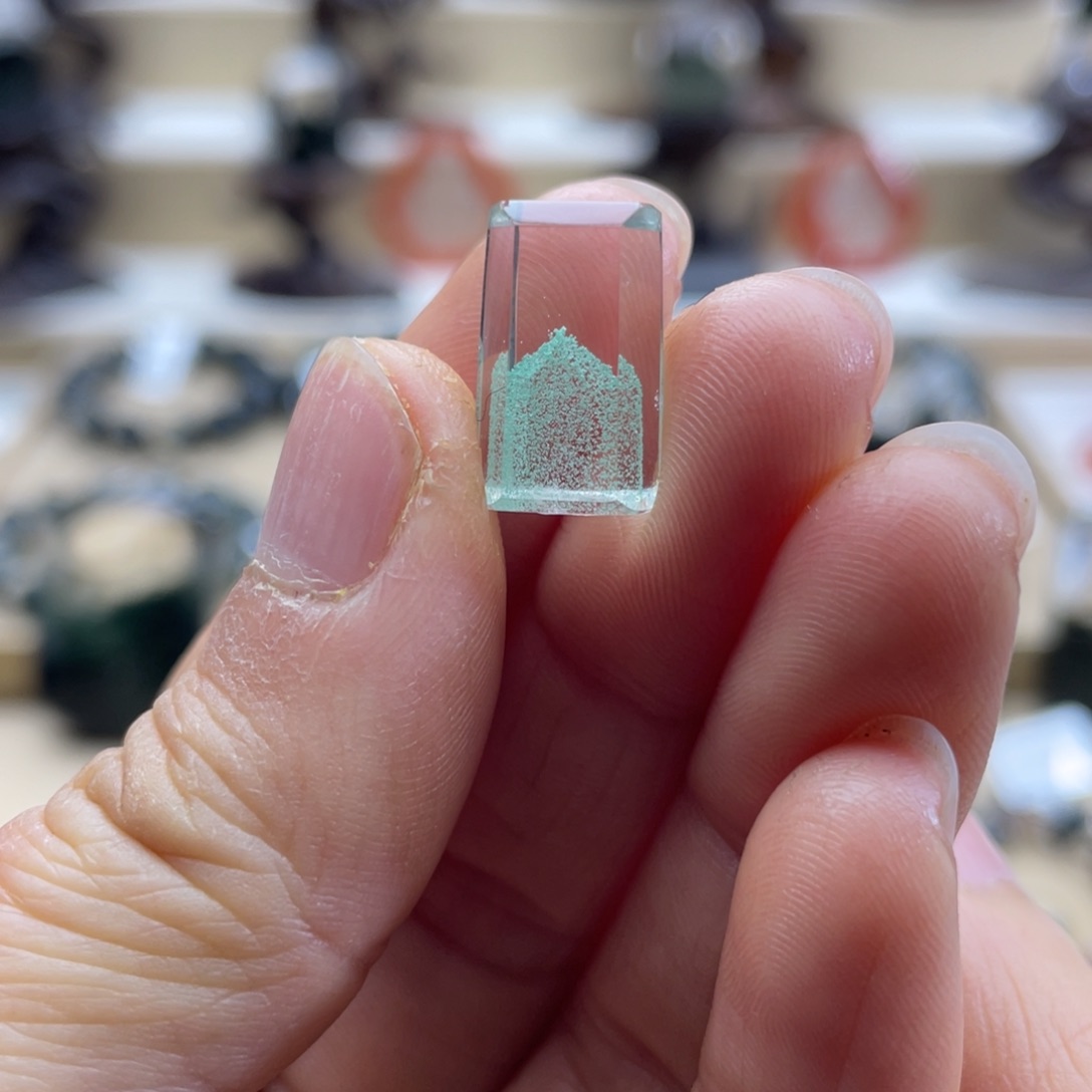 水晶颈饰未镶嵌翠幽灵金字塔柱子