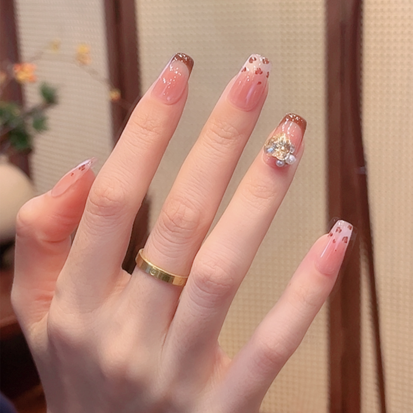 米哩米手工穿戴甲显白法式甜酷豹纹闪钻2025新款高质量成品欧尼酱