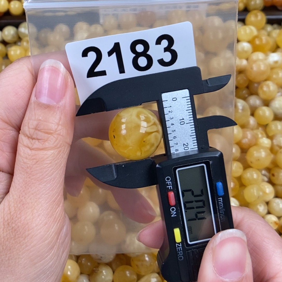 未镶嵌琥珀珠宝奇石