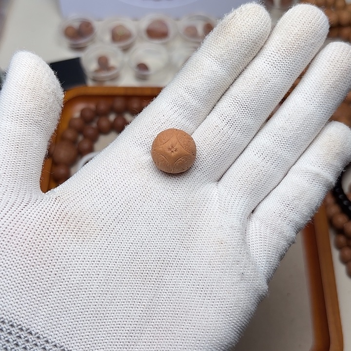 J***W凤眼菩提手串麒麟单颗1.6