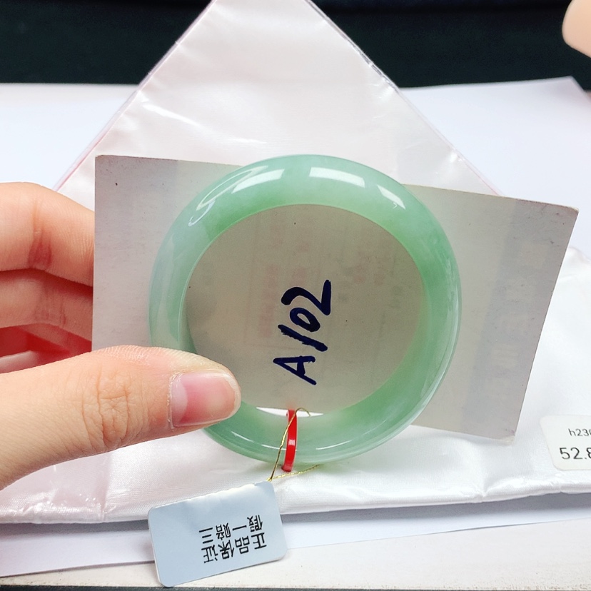 【闪购商品】翡翠手镯（贵妃镯）未镶嵌天然缅甸a货手镯52+