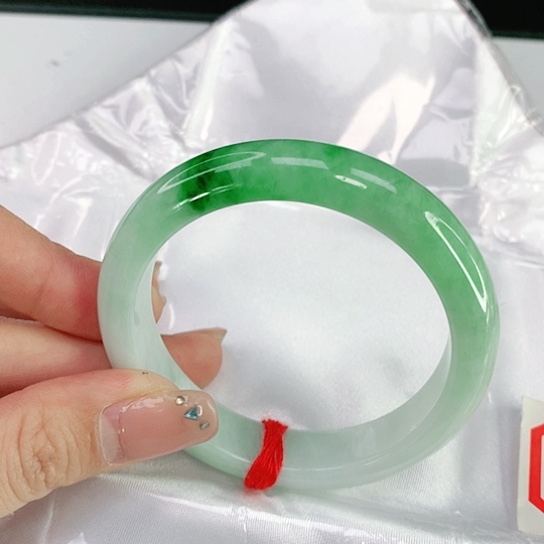 翡翠手镯未镶嵌天然翡翠A货114