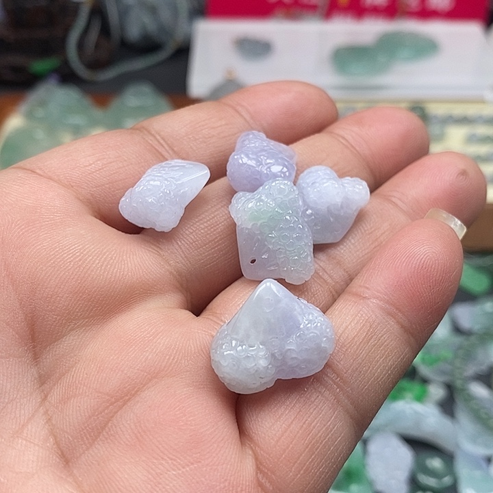 吊坠(不含链)未镶嵌翡翠一个80