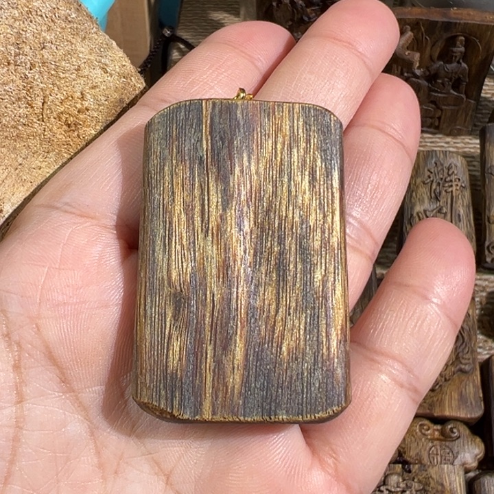 沉香沉香碎屑红棋楠沉香牌8克