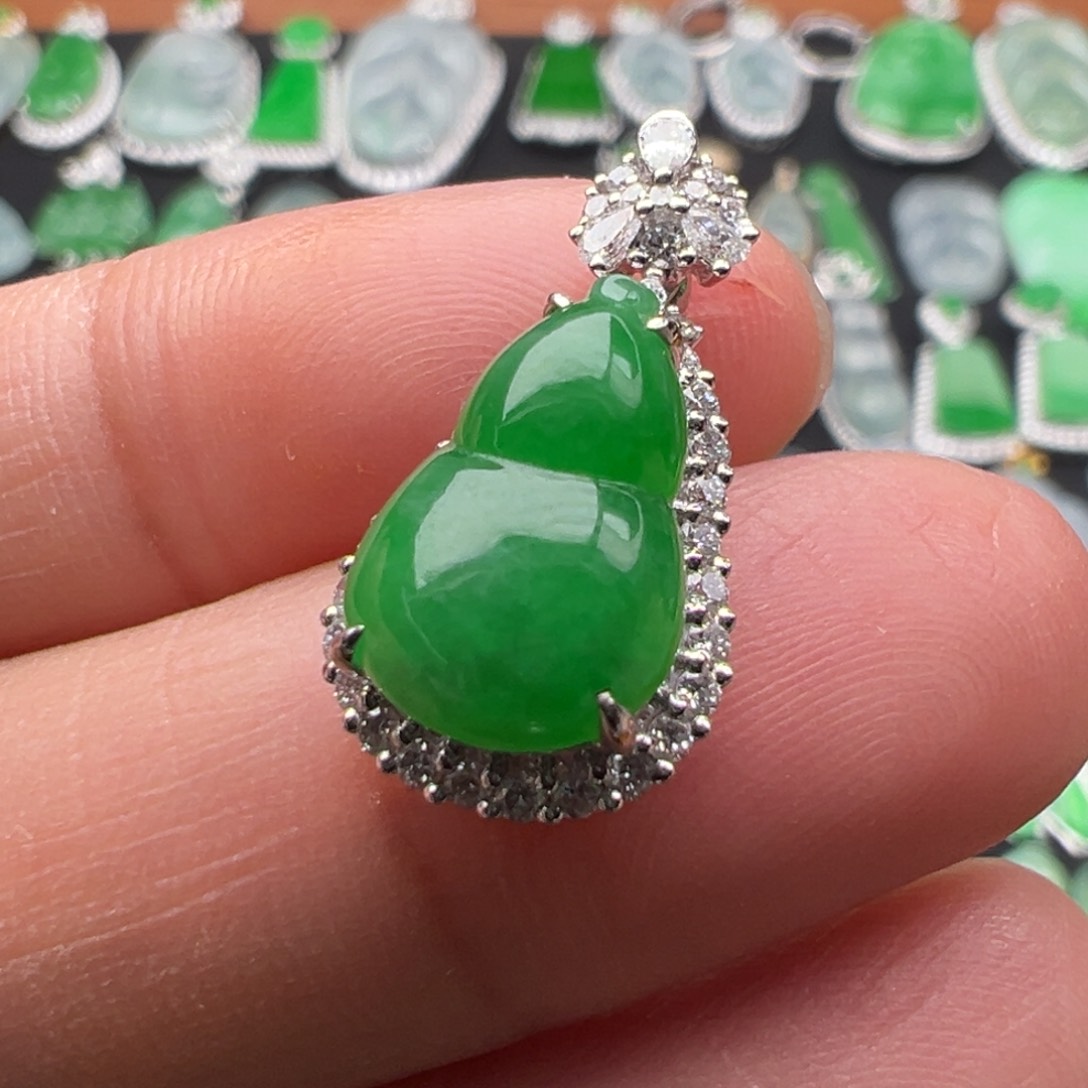 翡翠颈饰18K金镶嵌葫芦22