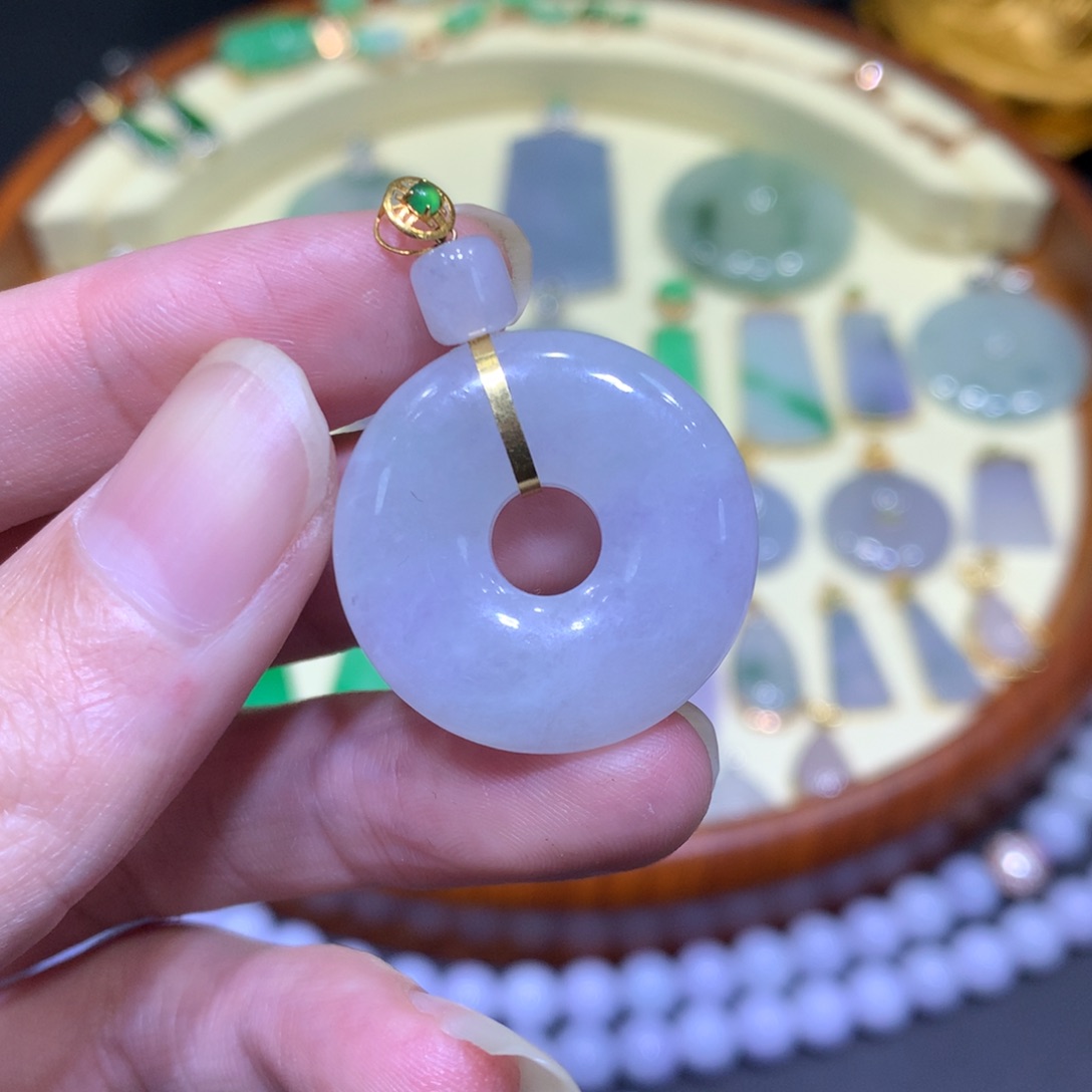 翡翠吊坠(不含链)18K金镶嵌