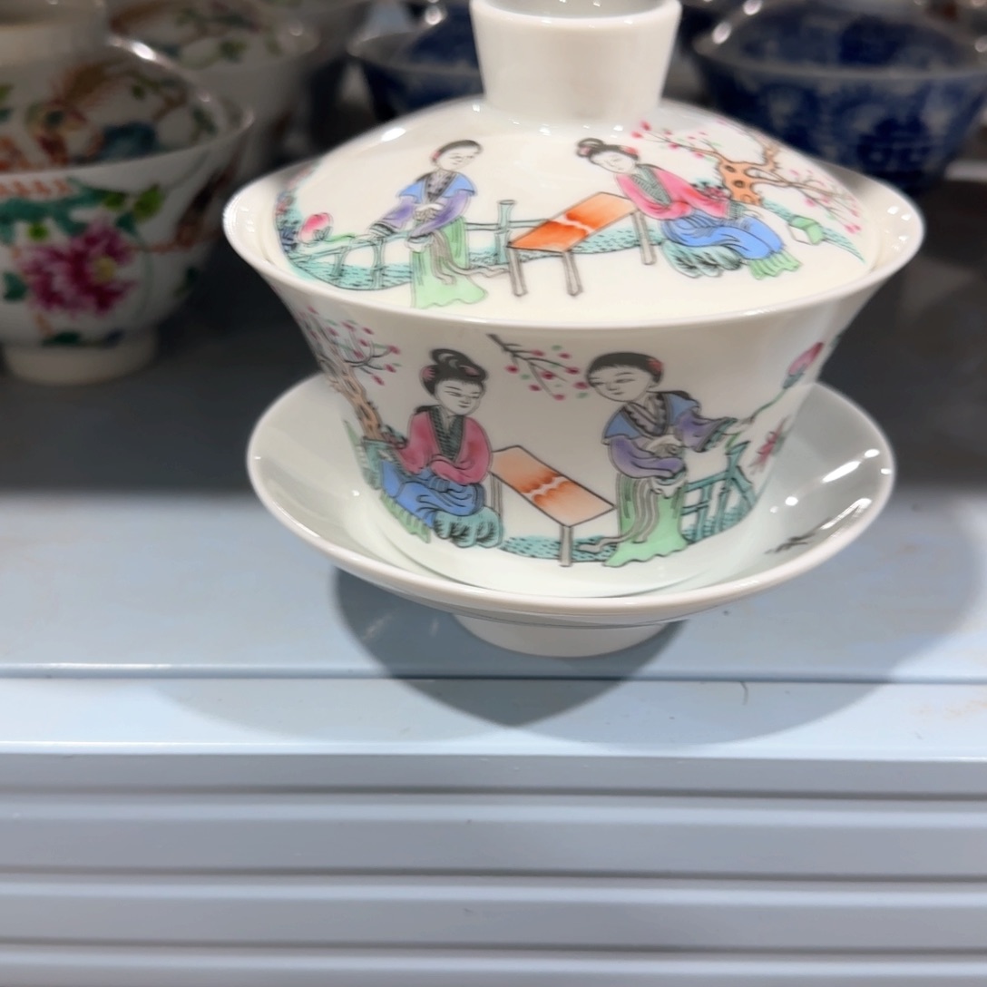 瓷片摆件手绘瓷器年底全部亏钱