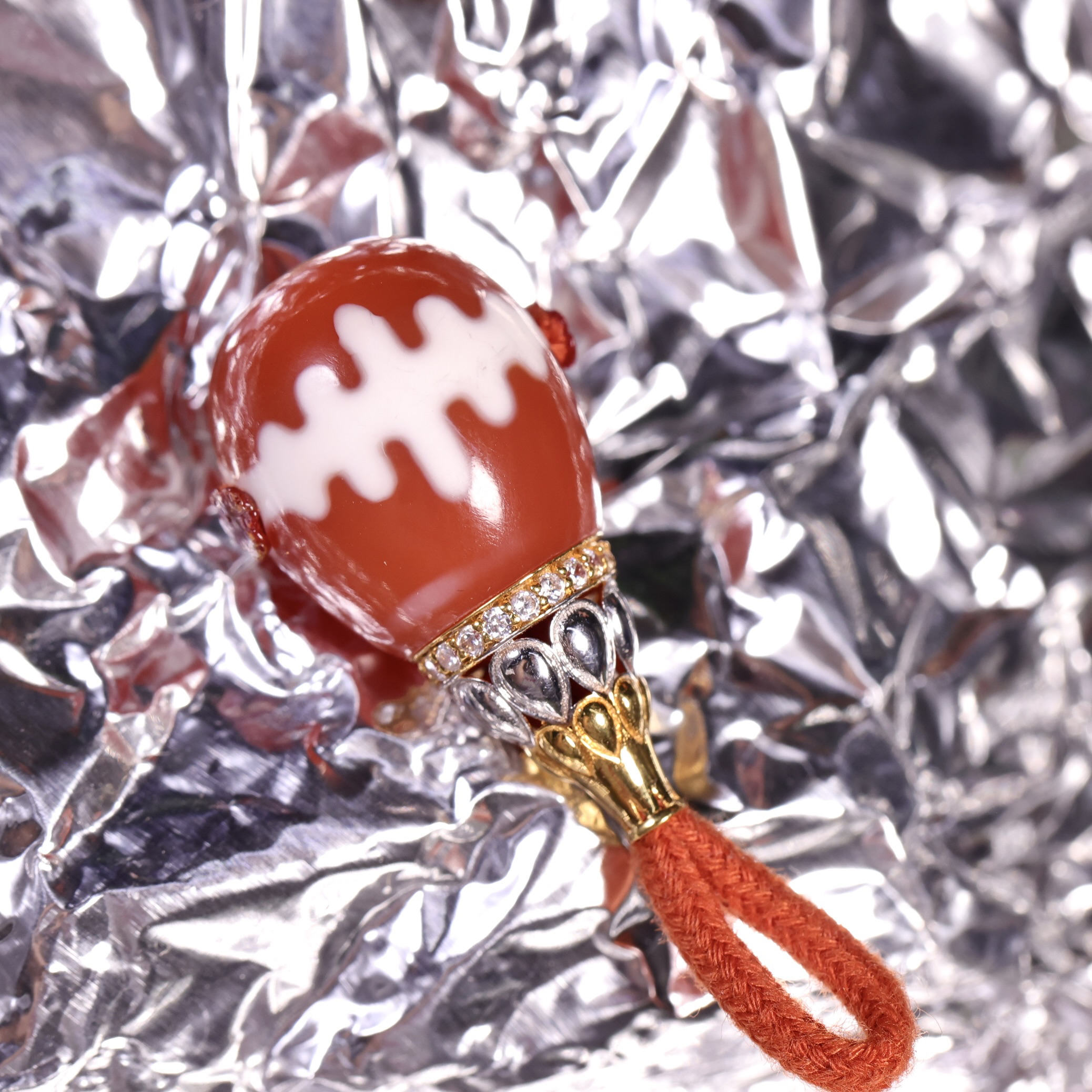 18k金塔西亚金刚锁珠改玛瑙三通文玩配饰 对孔：12.2x12.4x24