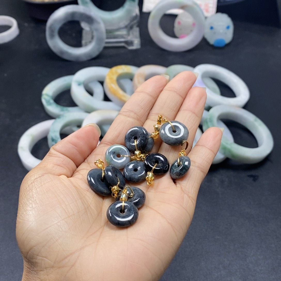 翡翠吊坠(不含链)未镶嵌翡翠平安扣吊坠多样性发一