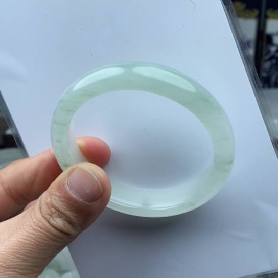 石英质玉（金丝玉）手镯未镶嵌