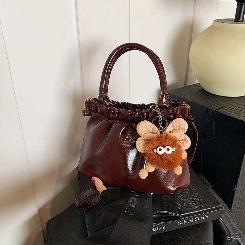 2024秋冬时尚ins复古小包手提流行篮子包高级简约通勤百搭斜挎包