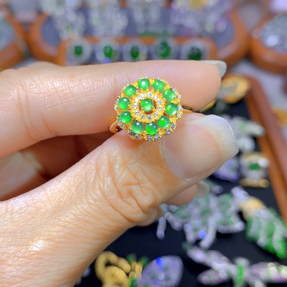 翡翠颈饰银S925镶嵌天然翡翠