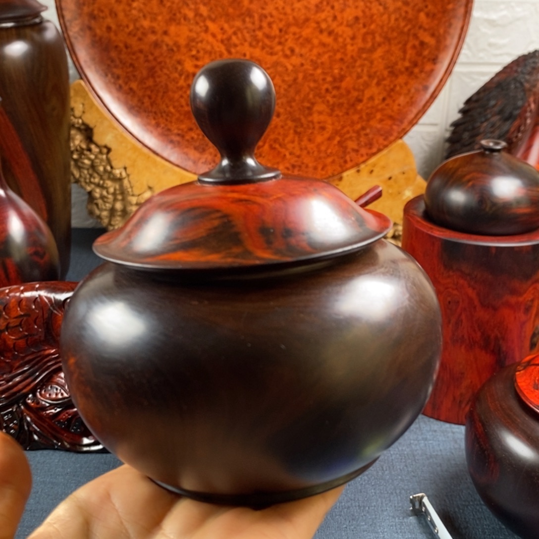 顾****交趾黄檀（大红酸枝）