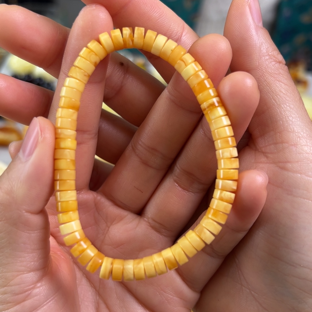 蜜蜡裸石未镶嵌蜜蜡