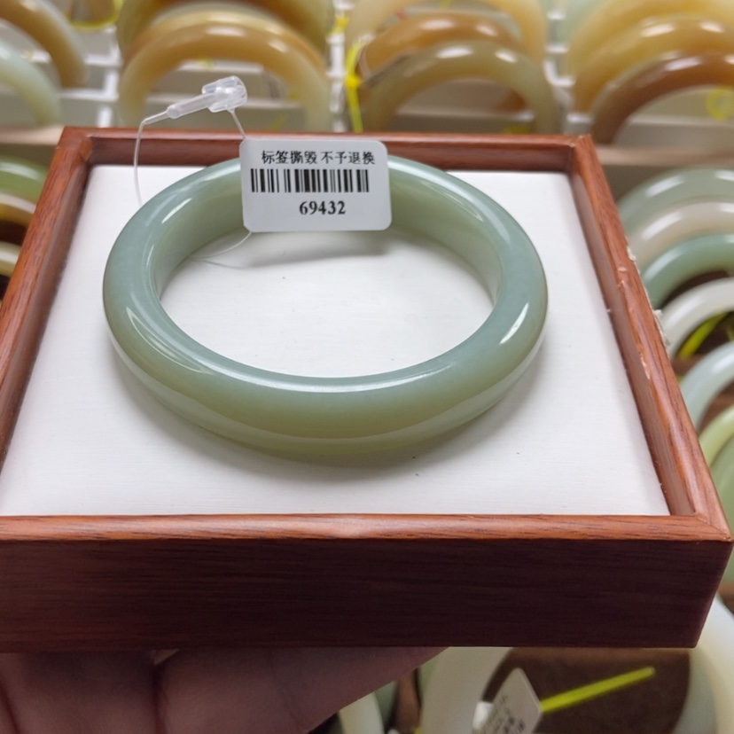 【闪购商品】和田玉手镯未镶嵌52.5