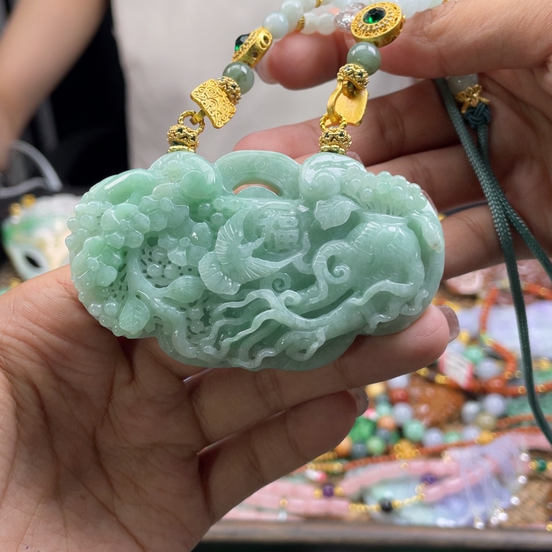 翡翠未镶嵌颈饰代编织