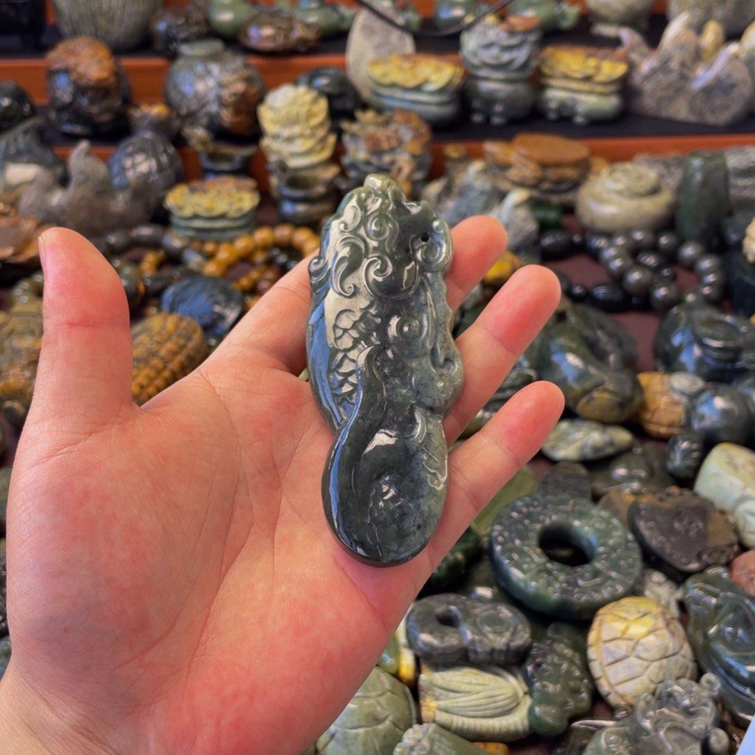 【闪购商品】未镶嵌岫岩河磨玉（透闪石质玉）挂件