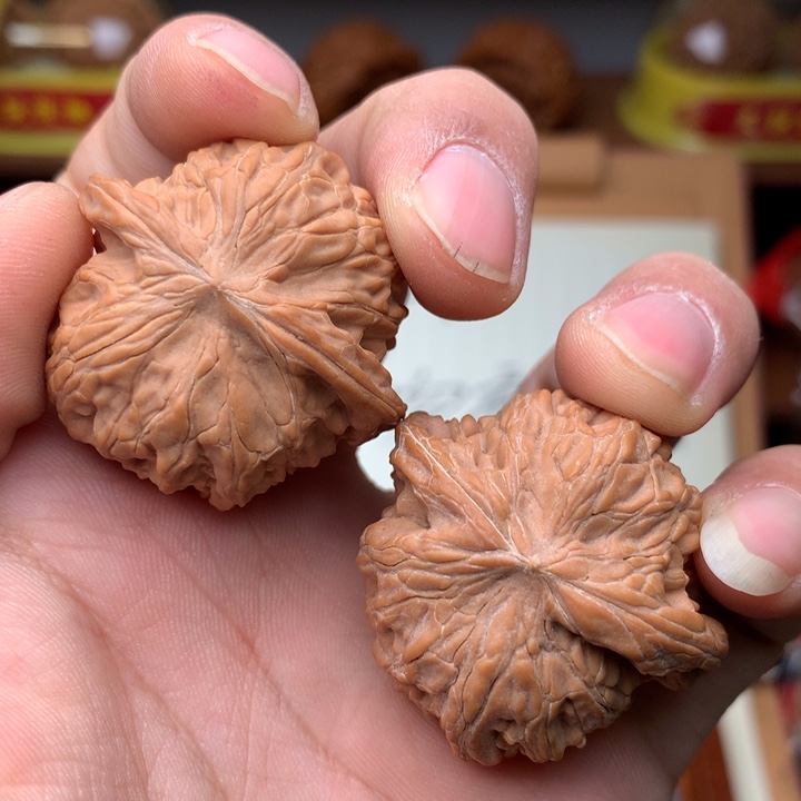 文玩核桃吊坠蝴蝶磨盘全品36+