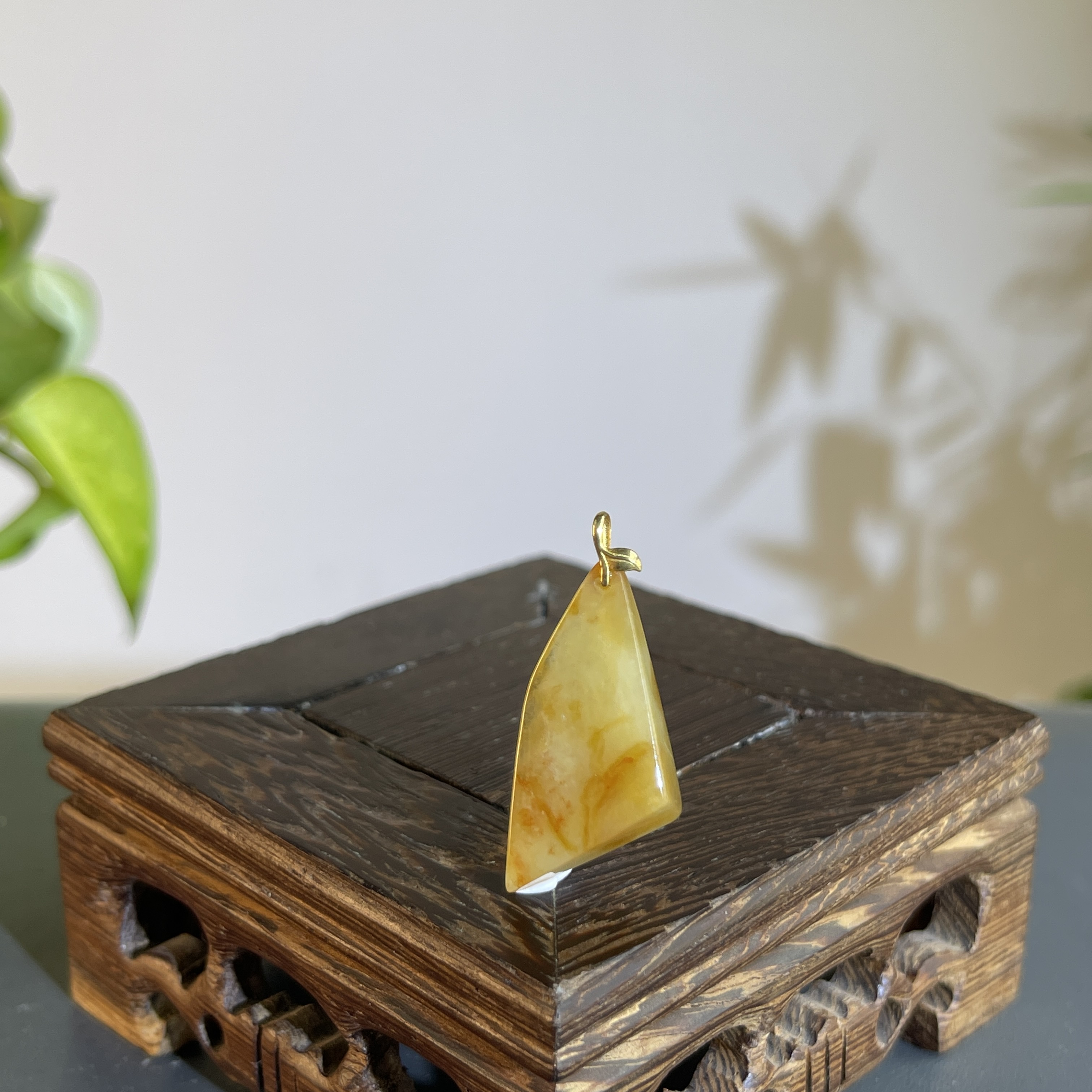 JTB09-37   18K金扣精品天然翡翠A货原石吊坠