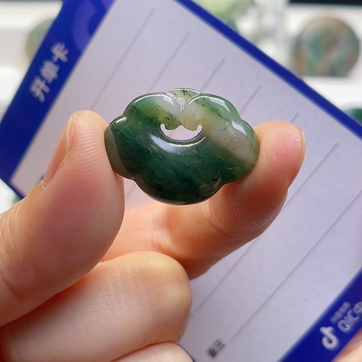 未镶嵌独山玉颈饰