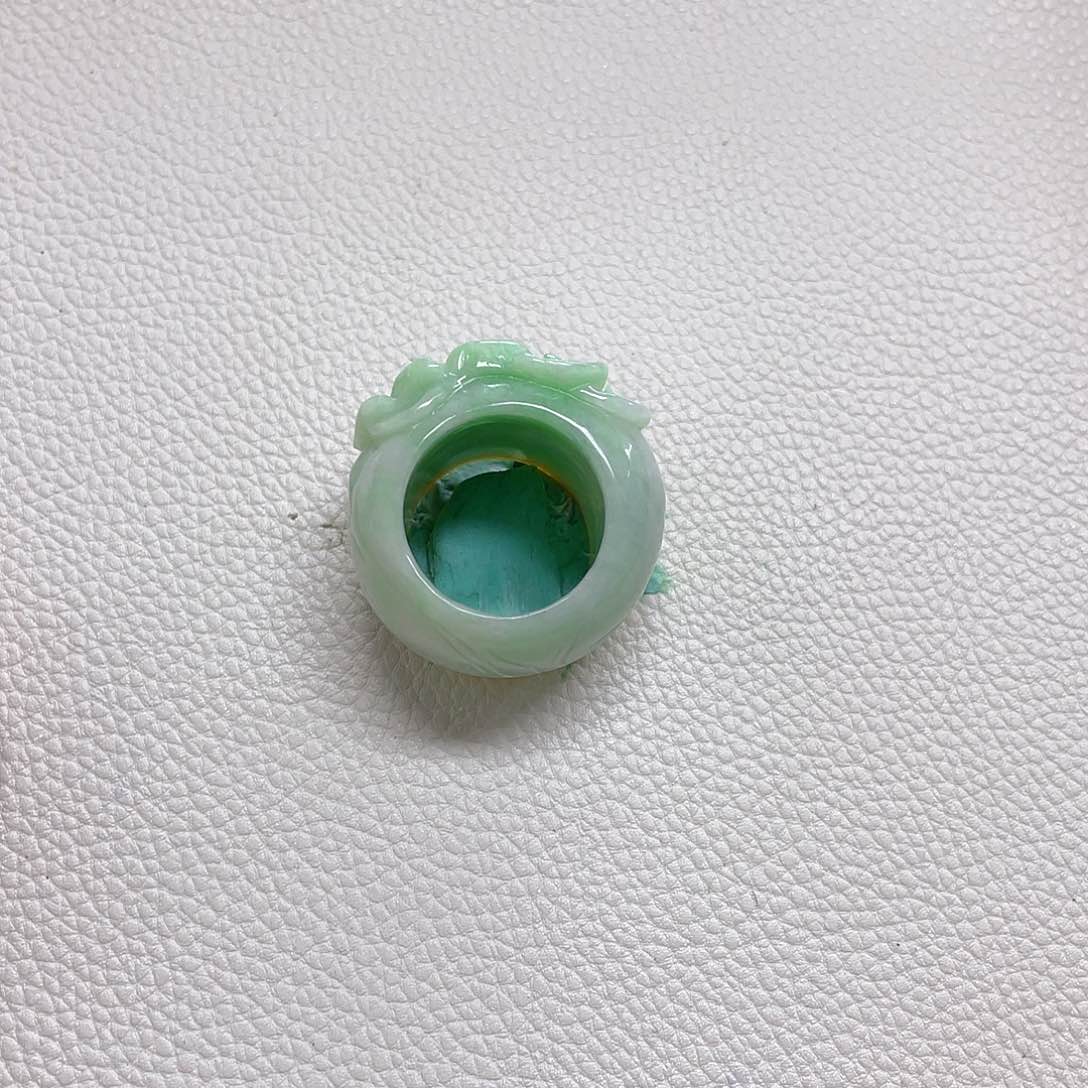 实***）翡翠未镶嵌颈饰扳指