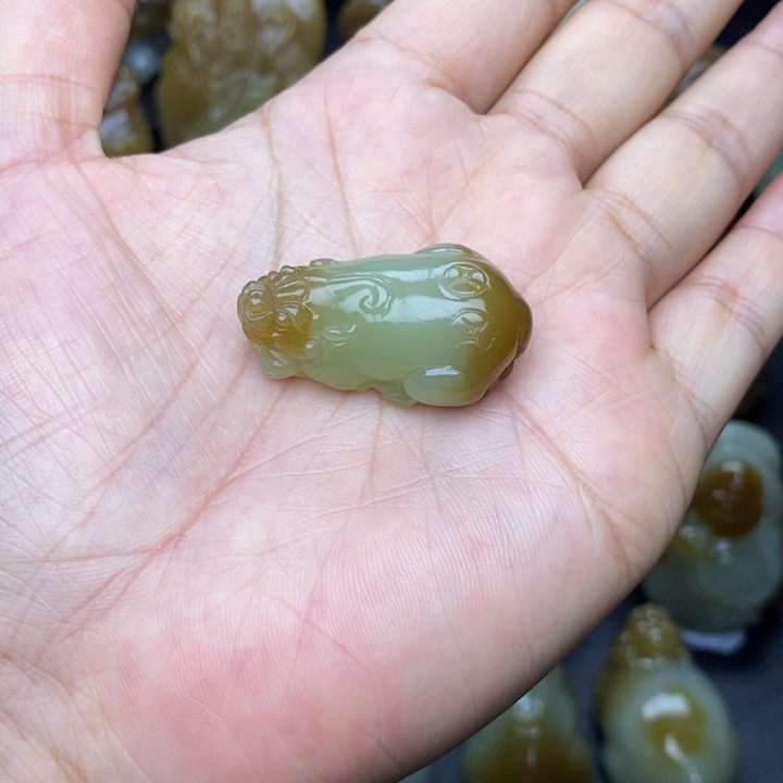 颈饰未镶嵌和田玉