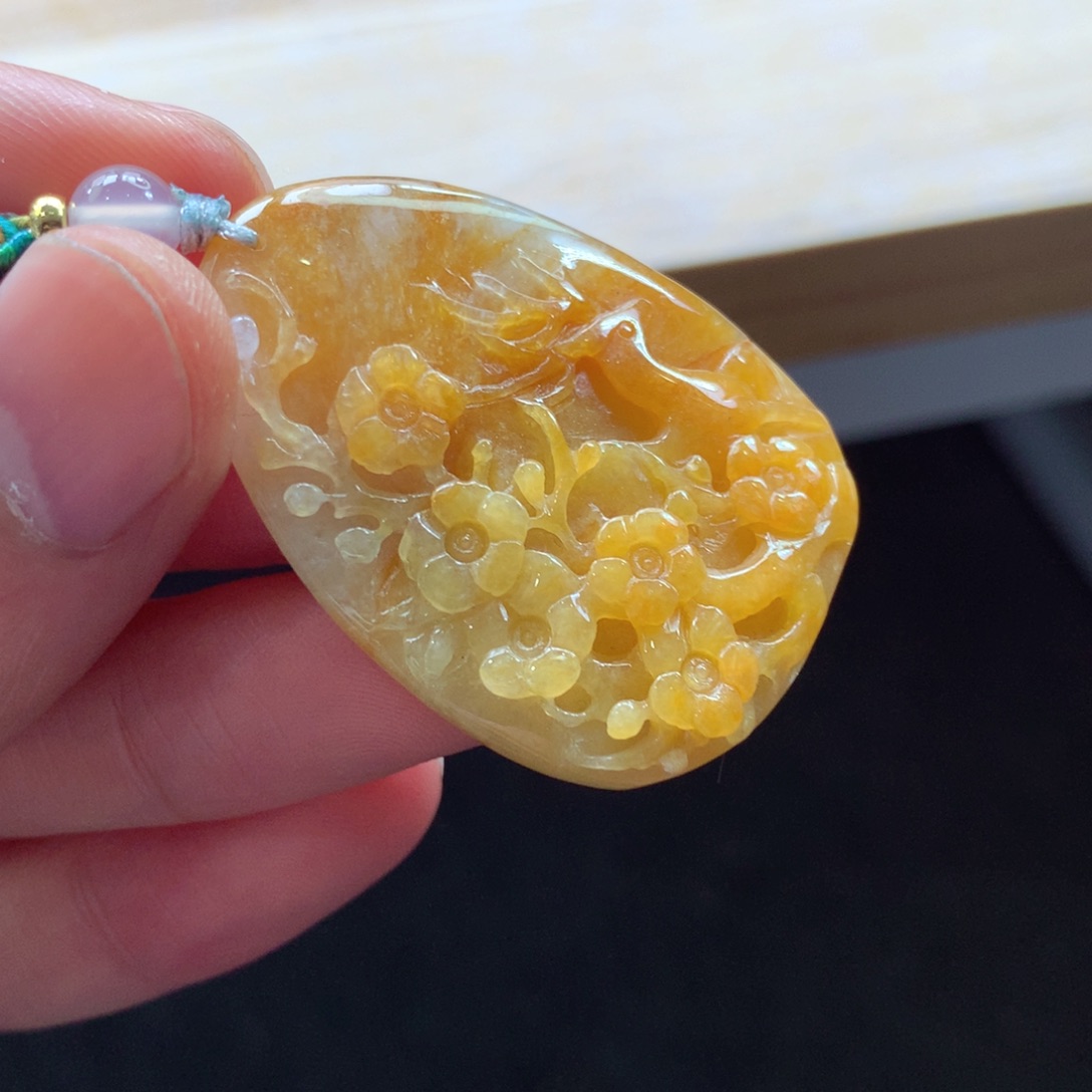 翡翠颈饰未镶嵌吊坠