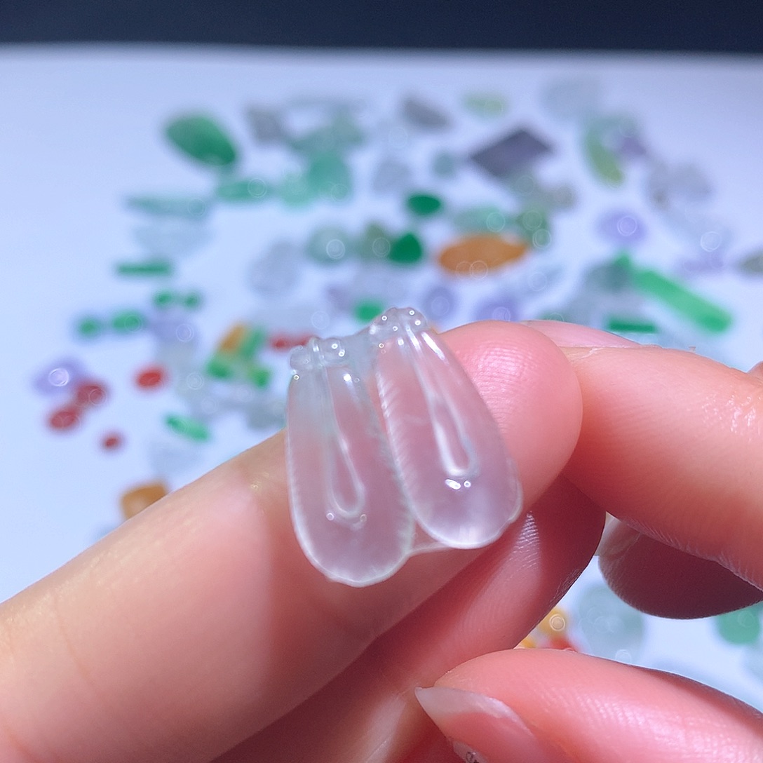 翡翠颈饰未镶嵌羽毛