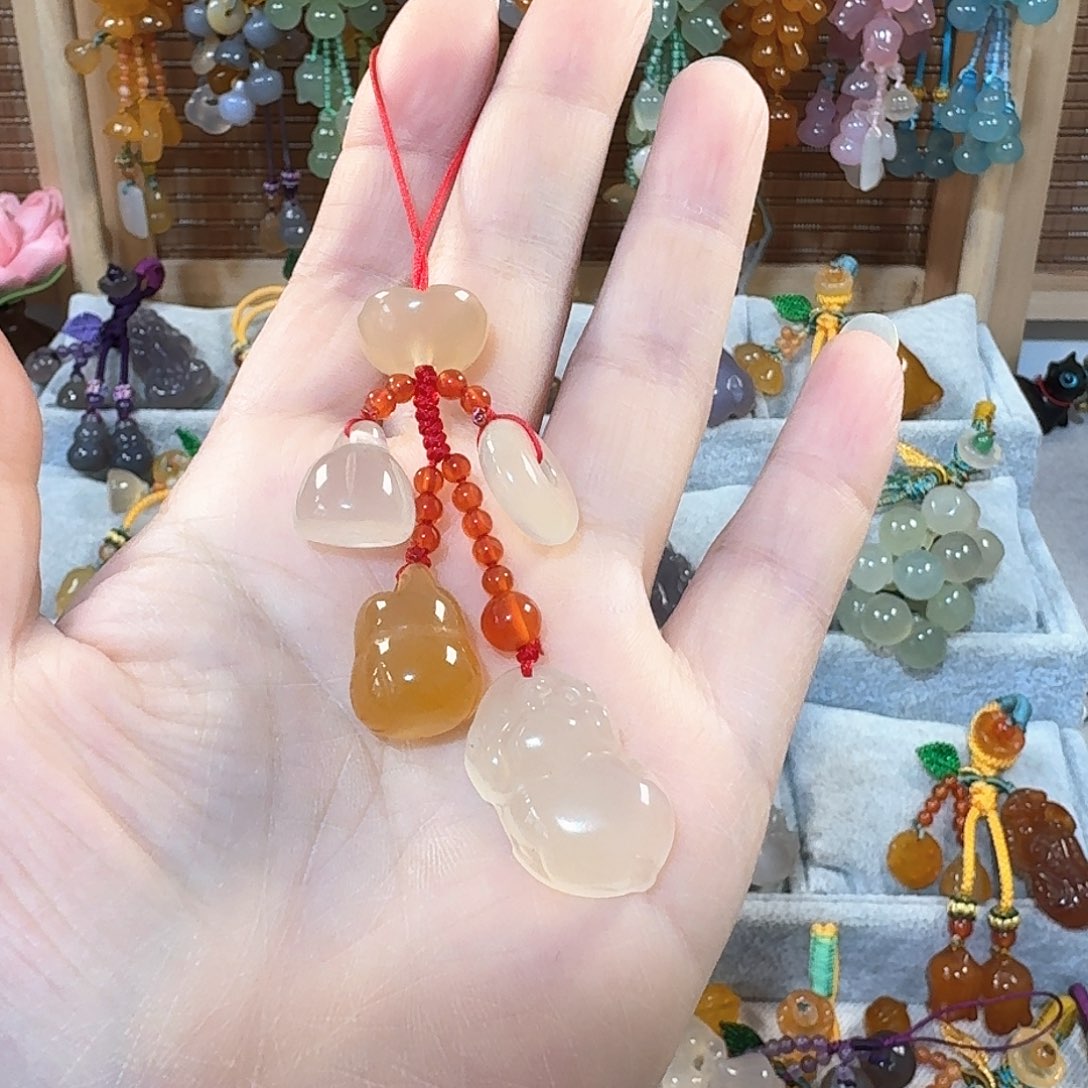 玛瑙/玉髓天然玉髓玛瑙带有包容点未镶嵌