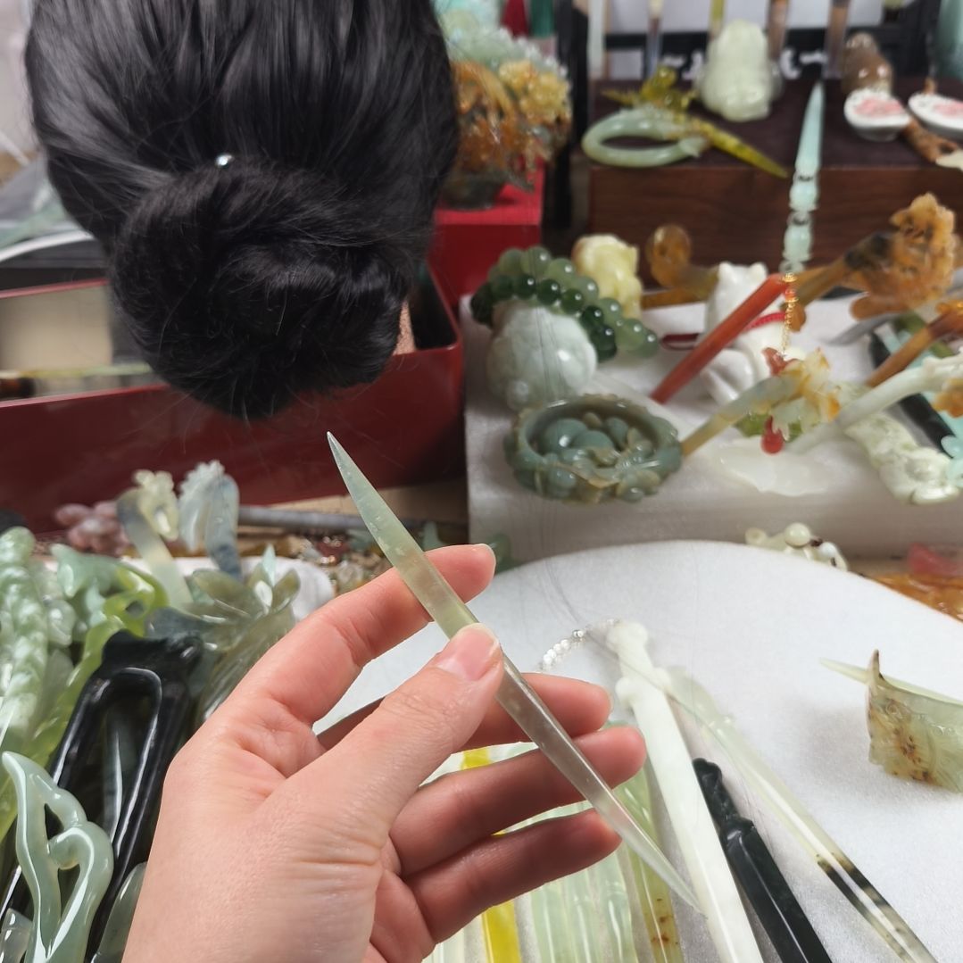 蛇纹石玉发饰合金