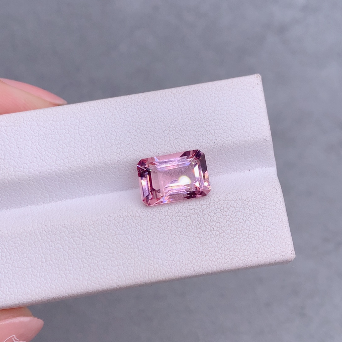 绿柱石（摩根石）裸石3.8克拉