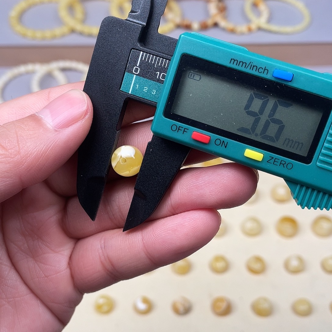 琥珀未镶嵌裸石单珠9.5