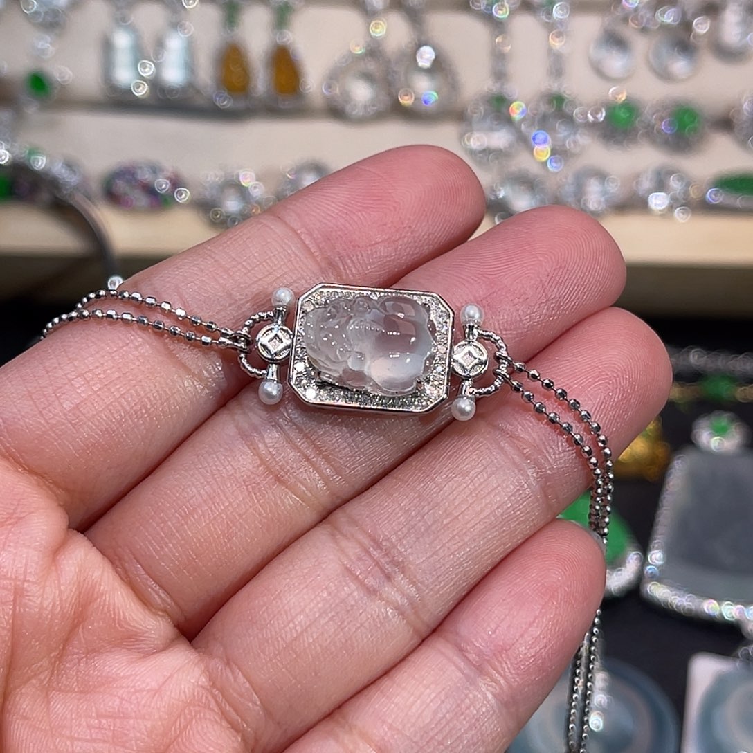 翡翠18K金镶嵌手链貔貅