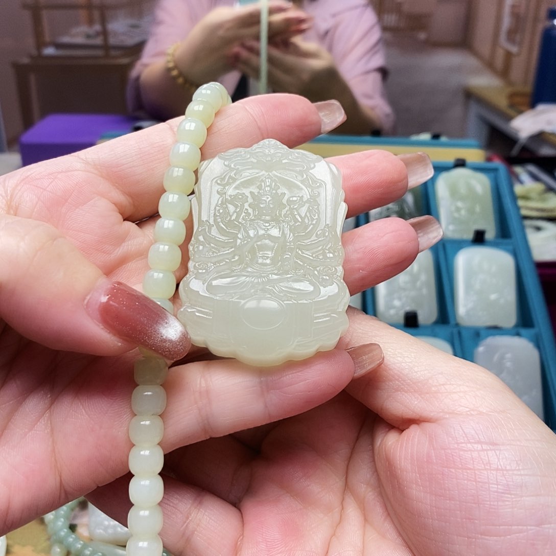 和田玉颈饰未镶嵌n****d