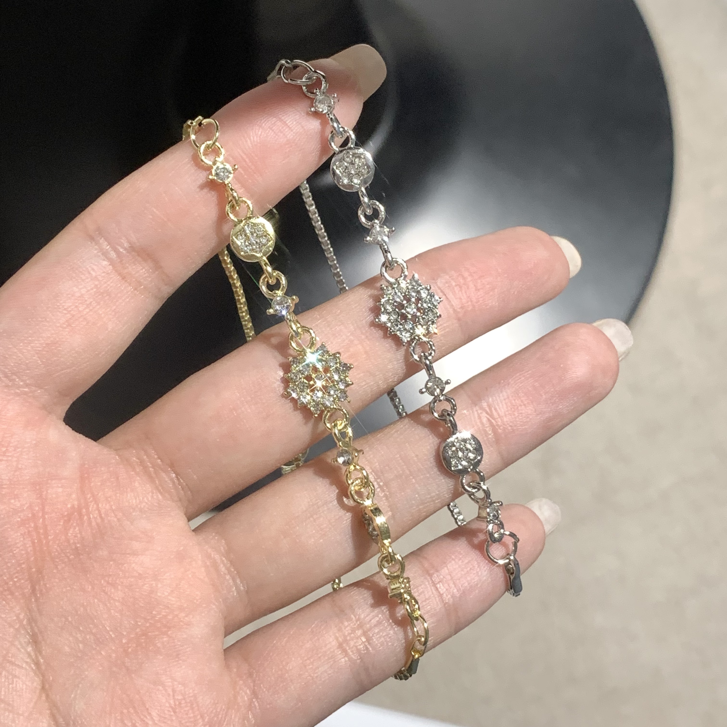 Liwuu-2店 “雪花”手链轻奢气质秋冬百搭镂空设计感精致ins校园风