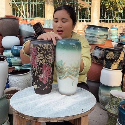 口11高31瑕疵两个。   